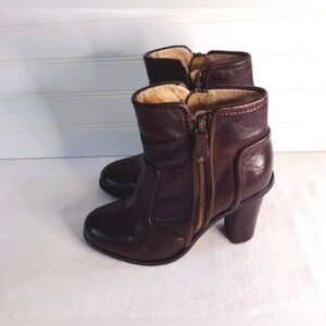 Frye Sylvia Piping Leather Ankle Booties Dark Brown Short Heeled Boots Size 6.5